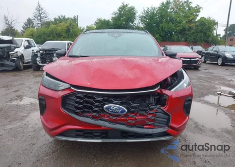 2024 Ford Escape St-Line z USA, uszkodzony, nr VIN 1FMCU9MN2RUB35784